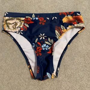 Mid rise swim bottom